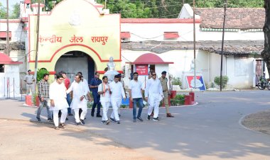 जेल में विधायक देवेंद्र यादव से मिलने पहुंचे मध्यप्रदेश कांग्रेस कमेटी अध्यक्ष जीतू पटवारी 