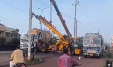 रायपुर- दुर्ग हाईवे पर पलटी ऑयल टैंकर, घंटों रहा सड़क जाम 