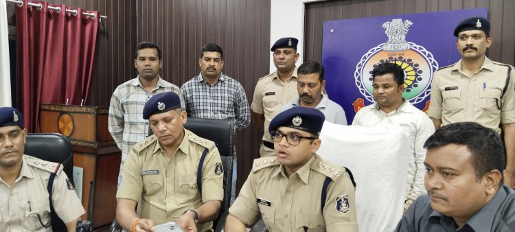 लाखों रुपए चोरी का खुलासा, बालाघाट से आया था भिलाई, ससुराल वालों के कार से जाकर अमेजन कोरियर सर्विस में किया हाथ साफ, 2 आरोपी गिरफ्तार, करीब एक लाख रुपए नगद सहित 4 लाख का सामान जब्त