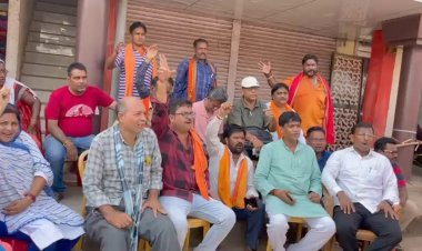 सुपेला से देशी शराब दुकान हटाने धरना, अब बड़े आंदोलन की तैयारी