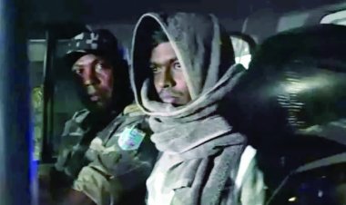 तेलीबांधा शूट आउट का मुख्य आरोपी गैंगस्टर कुख्यात माफिया को झारखंड जेल से लेकर पहुंची रायपुर पुलिस  