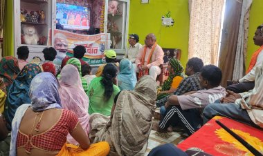 विधायक ललित चंद्राकर ने बूथ कार्यकर्ताओं के साथ पुरई में सुनी मन की बात