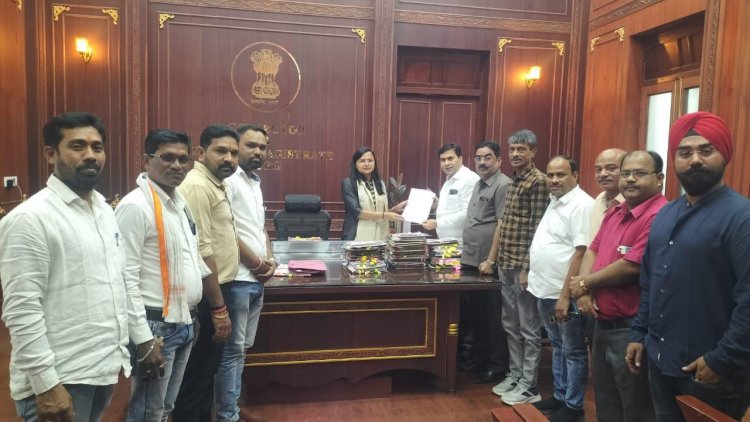 महापौर ने सभापति व एमआईसी के साथ कलेक्टर से मुलाकात कर विभिन्न विषयों को लेकर सौंपा पत्र