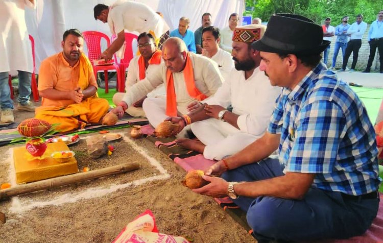 विधायक ललित चन्द्राकर ने मिनी उद्यान निर्माण कार्य का किया भूमि पूजन