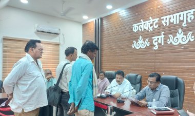 खेत जाने वाली जमीन पर कब्जे की शिकायत कलेक्टर से