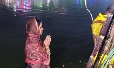 उगते सूर्य को अर्घ्य देकर चार दिवसीय छठ महोत्सव का समापन, घाटों पर रही खूब रौनक 