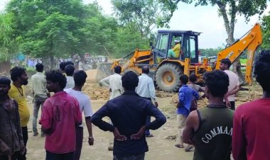 टूटने वाला है 50 साल पुराना यह मज्सिद, तालाब की जमीन पर मस्जिद निर्माण करना पड़ा महंगा