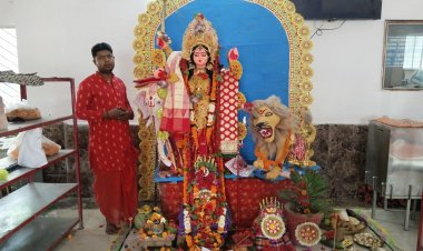 हुडको कालीबाड़ी में धूम धाम से मनाई गई जगद्धात्री पूजा, दशमी पर सिंदूर खेला सोमवार को