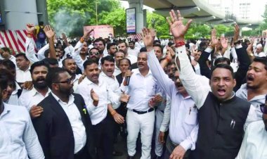 जिला जज को बर्खास्त करने और  पुलिसकर्मियों पर कार्रवाई की मांग पर अड़े वकील, जारी है वकीलों की हड़ताल