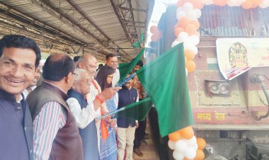 विधायक कोर्सेवाड़ा ने आस्था ट्रेन को हरी झंडी दिखाकर किया रवाना