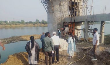 जिला स्तर के अधिकारी ग्राम पंचायतों में संचालित आंगनबाड़ी केन्द्र, पंचायत, पी.डी.एस., विद्यालय एवं स्वास्थ्य केन्द्रों की गतिविधियों का शीघ्र करें अवलोकन -कलेक्टर सुश्री चौधरी