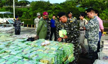 मछली पकड़ने वाली नाव से 5500 किलोग्राम मेथामफेटामाइन जब्त, ड्रग्स की कीमत करीब 2 करोड़ रुपए, देखें VIDEO