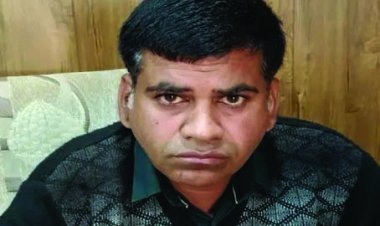 इस पटवारी को 12 हजार रिश्वत लेते ACB ने रंगे हाथों पकड़ा