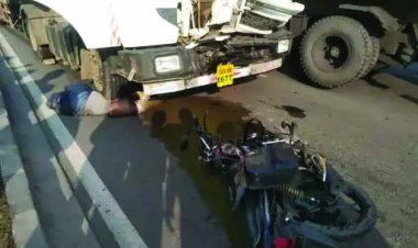 ट्रेलर की चपेट में आने से एक युवक की मौत