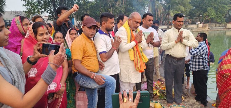 स्वच्छता के साथ प्रकृति को संरक्षित करने का संदेश देता है छठ पर्व - विधायक ललित चंद्राकर