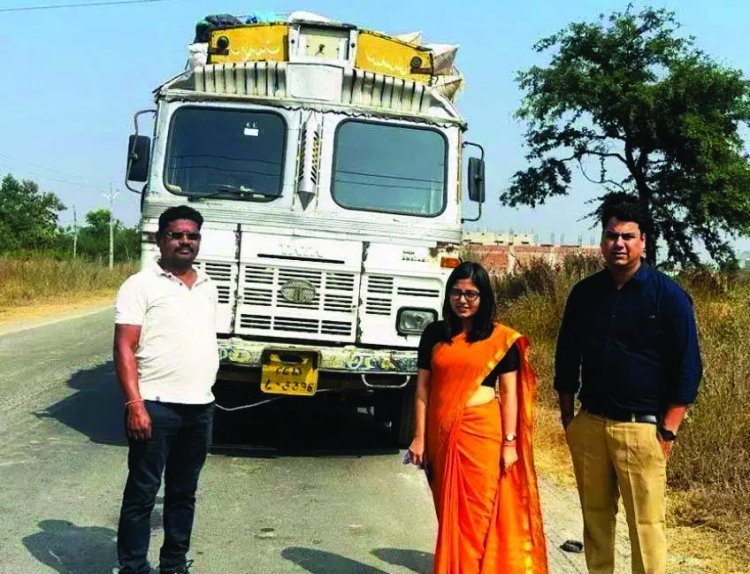 धान खरीदी के पहले दिन ही अवैध धान परिवहन करते पकड़ाया ट्रक