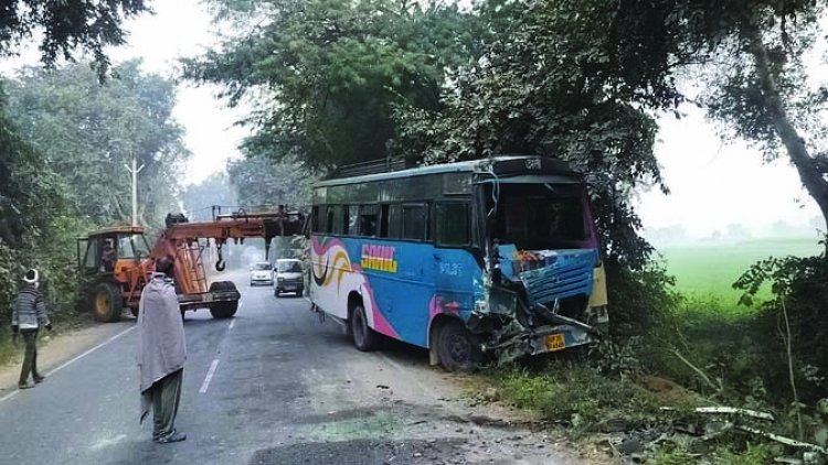 सुबह-सुबह मिनी बस और बरातियों से भरी बोलेरो में भिड़ंत, चार महिलाओं समेत 5 की मौत