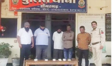 लॉज के पीछे जुआ खेलते 4 गिरफ्तार