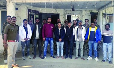 मवेशी खरीदकर ला रहे लोगों को डरा धमकाकर लाखों रुपए की उगाही, 8 आरोपी गिरफ्तार