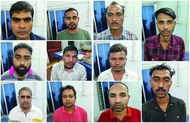 पुलिस ने घेराबंदी कर 11 जुआरियों को पकड़ा