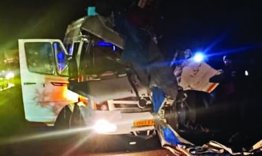 ट्रैवलर ने पहले बाइक को ठोका फिर टैंकर में जा घुसा, 4 लोगों की मौत, कई गंभीर