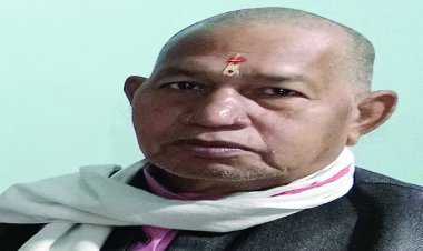 वोट डालने लाइन में खड़े बुजुर्ग की हार्ट अटैक से मौत