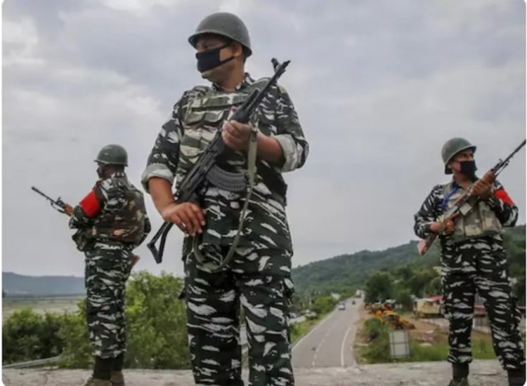 CRPF जवान ने साथियों पर कर दी गोलीबारी, कांस्टेबल और एक सब-इंस्पेक्टर की मौके पर ही मौत, 8 लोग घायल, आरोपी ने खुद को भी मारी गोली