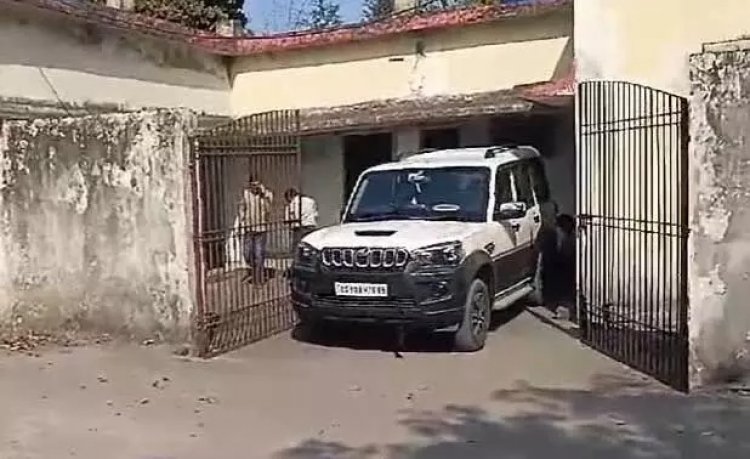 रिश्वत लेते रंगे हाथ पकड़ी गई सहायक जनसूचना अधिकारी