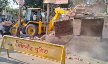 बुलडोजर कार्रवाई शुरू, हटाई गई 20 दुकानें, अभी 85 दुकानें और 23 मकानें भी हटाए जाएंगे