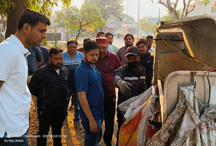 कलेक्टर और आयुक्त ने नगर भ्रमण कर सफाई व्यवस्था का किया निरीक्षण