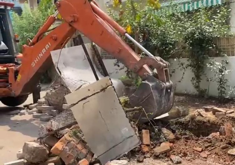 आज फिर चला दुर्ग निगम का बुलडोजर, हटाए गए दर्जनों अतिक्रमण