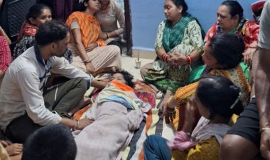 नगर निगम द्वारा खोदे गए गड्‌ढे में गिरने से एक मासूम की मौत, धरने पर बैठे परिजन, अधिकारी और ठेकेदार को नोटिस जारी