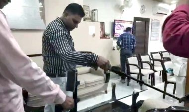 छत्तीसगढ़ के इस कलेक्ट्रेट कार्यालय को बम से बड़ाने की धमकी, कश्मीर से आया है धमकी भरा ई-मेल, देखें VIDEO