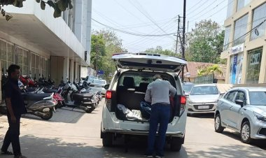 दिल्ली से पहुंची CBI की टीम, पूर्व IAS अधिकारी अनिल टुटेजा के घर मारा छापा