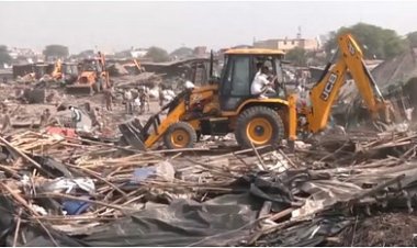 अब तक की सबसे बड़ी बुलडोजर कार्रवाई, दो हजार पुलिसकर्मियाें की मौजूदगी में बांग्लादेशी घुसपैठियों के अतिक्रमण साफ