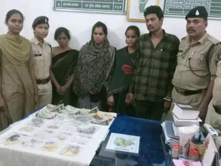 ज्वेलरी शॉप में हाथ की सफाई करने वाली तीन बहनें और एक पुरुष गिरफ्तार, ज्वेलरी और नकदी समेत 27 लाख रुपए का माल बरामद