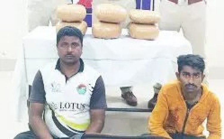 ट्रेन में पकड़ाया लाखों रुपए का गांजा