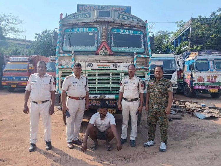 अवैध रेत और कबाड़ परिवहन करते 4 वाहन जब्त