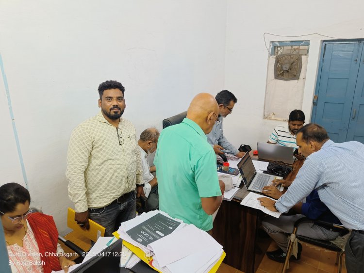 किसी ने ऑनलाइन तो किसी ने नकद पटाया नगर निगम का टैक्स, करदाताओं के पास रसीद लेकिन रिकार्ड में नहीं