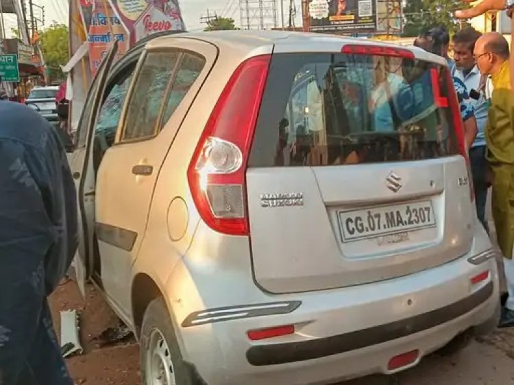 सुबह-सुबह पोल से टकराई तेज रफ्तार कार, युवक-युवती की मौत