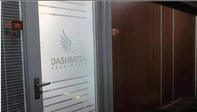 दशमेश बिल्डर्स के ऑफिस में EOW ने दी दबिश