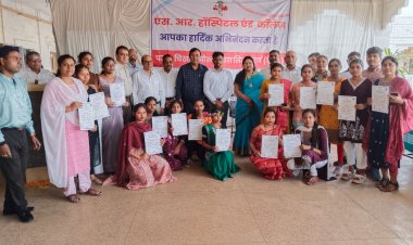 एस आर हॉस्पिटल एण्ड कॉलेज में एसडीएम दुर्ग व आईएमए प्रेसिडेंट ने किया सर्टिफिकेट वितरण