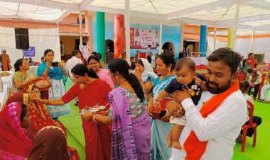 सुशासन में त्वरित आधार कार्ड व पेंशन का हुआ निराकरण