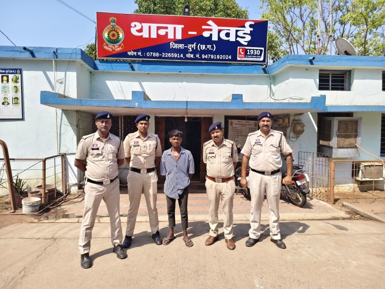 शराब की टूटी बोतल के कांच से सीने में वार कर की हत्या
