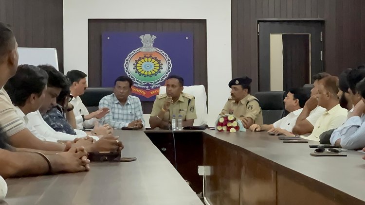 दुर्ग जिले में सभी ठेका श्रमिकों का लिया जाएगा फिंगर प्रिंट, अवैध अप्रवासियों की धर पकड़ के लिए चलाया जाएगा अभियान