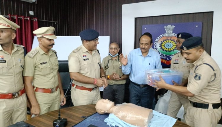 डॉयल 112 और पुलिस पेट्रोलिंग स्टाफ को प्राथमिक उपचार एवं सीपीआर का दिया गया प्रशिक्षण