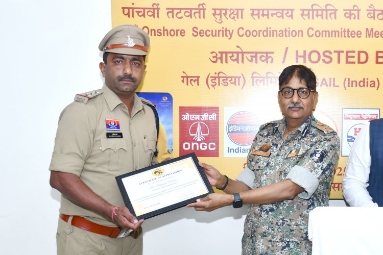 थाना प्रभारी मनीष शर्मा हुए सम्मानित