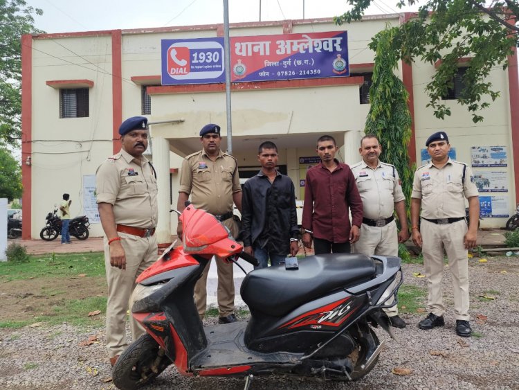 घायल युवक से रुपए और मोबाइल लूट, विरोध करने पर पेट में घोंप दिया कैंची, दो गिरफ्तार