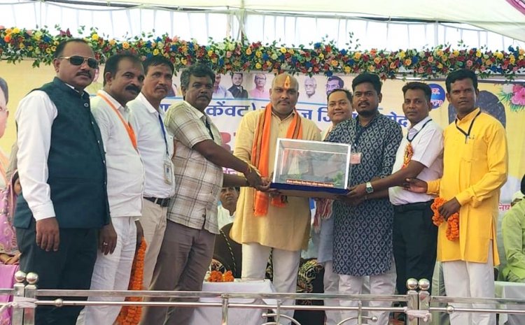 विधायक ललित चन्द्राकर ने किया प्रतिभावान बच्चों का सम्मान