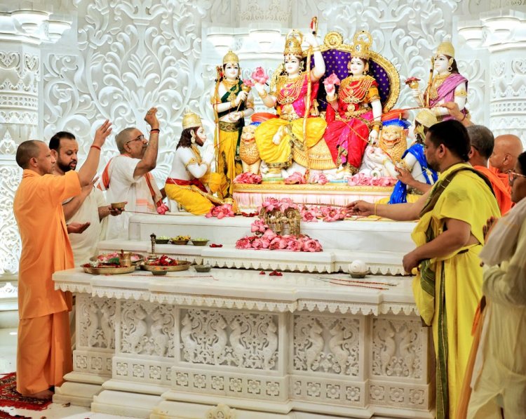 सीता संग अपने भव्य मंदिर में विराजे राजाराम